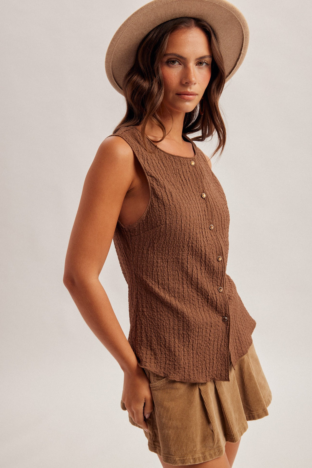 CRINKLE TEXTURED BUTTON DOWN SLEEVELESS TOP