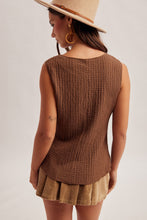 CRINKLE TEXTURED BUTTON DOWN SLEEVELESS TOP