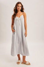 Contrast Piping Detail Sweetheart Neck Midi Dress
