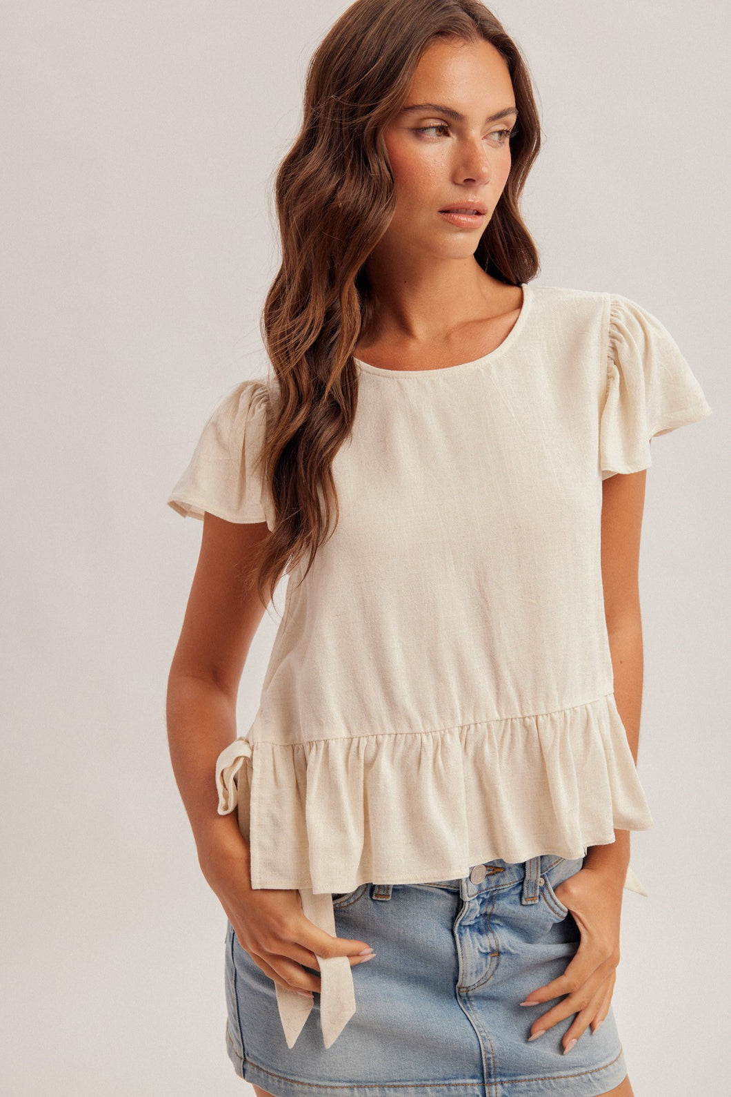 SCOOP NECK FLUTTER SLEEVE RIBBON TIE SIDE BUTTON BACK TOP