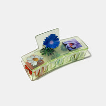 Box Claw in Flower