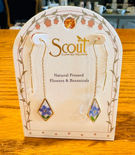 Natural Pressed Flowers and Botanicals Threader