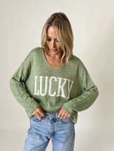 Lucky Top V-Neck Graphic Knit