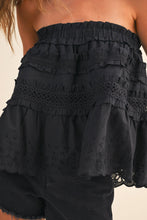 LACE TRIM RUFFLED STRAPLESS TRAPEZ TOP